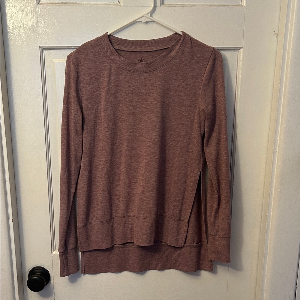 ALO Yoga Women's Long Sleeve Crewneck Pullover - Mauve Rose